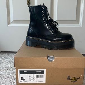 Brand New Dr. Martens Jadon polished smooth Leather Platformed boots